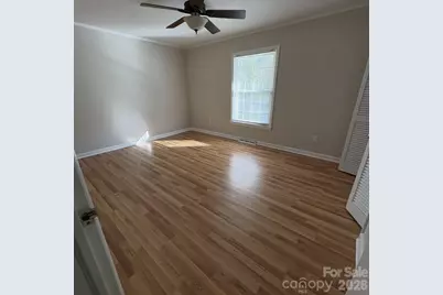 607 12th Avenue NE, Hickory, NC 28601 - Photo 18