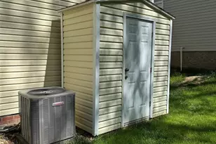 9460 Brighthaven Ln, Charlotte, NC 28214 - Photo 32