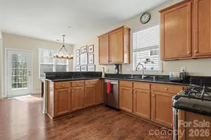 9460 Brighthaven Ln, Charlotte, NC 28214 - Photo 10