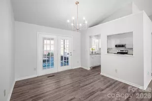 8826 Burnt Umber Dr, Charlotte, NC 28215 - Photo 10