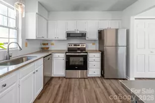 8826 Burnt Umber Dr, Charlotte, NC 28215 - Photo 12