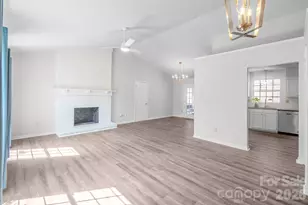 8826 Burnt Umber Dr, Charlotte, NC 28215 - Photo 4