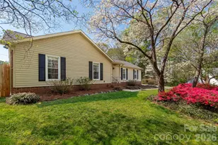 4932 Fox Den Ct, Charlotte, NC 28227 - Photo 2