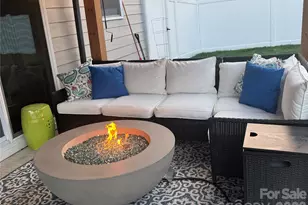 383 Fox Cove Rd, Hendersonville, NC 28792 - Photo 4