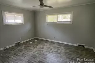 7125 Pence Rd, Charlotte, NC 28215 - Photo 6