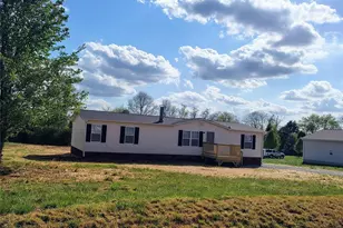 4060 Ritchfield Dr, Lincolnton, NC 28092 - Photo 2