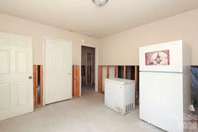 1401 W Mauney Avenue, Gastonia, NC 28052 - Photo 6