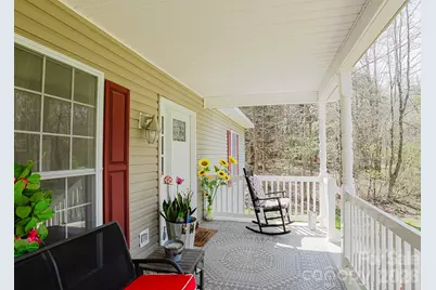 634 E Swannanoa Avenue, Liberty, NC 27298 - Photo 1