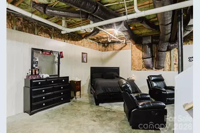 634 E Swannanoa Avenue, Liberty, NC 27298 - Photo 6