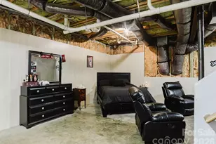 634 E Swannanoa Ave, Liberty, NC 27298 - Photo 6