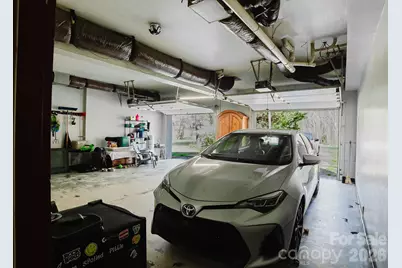 634 E Swannanoa Avenue, Liberty, NC 27298 - Photo 8