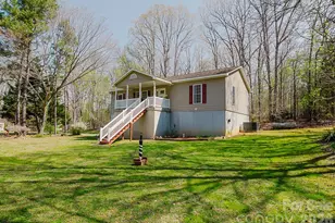 634 E Swannanoa Ave, Liberty, NC 27298 - Photo 2