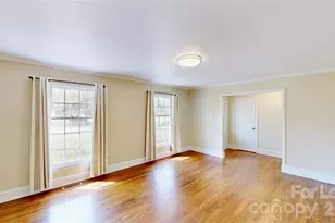 6821 View Way Dr, Charlotte, NC 28215 - Photo 6