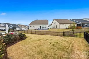 16016 Tulloch Rd, Charlotte, NC 28278 - Photo 32