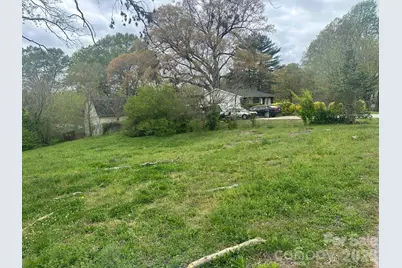 306 E Louisiana Avenue, Bessemer City, NC 28016 - Photo 2