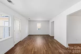 8005 Regent Park Ln, Charlotte, NC 28210 - Photo 6