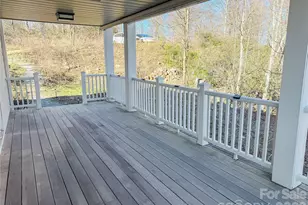 11 Lila Ln, Clyde, NC 28721 - Photo 2