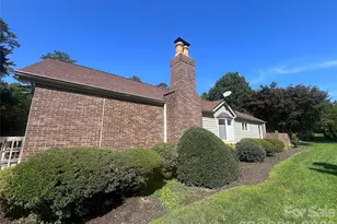 108 Glenbrook Dr, Hendersonville, NC 28739 - Photo 4