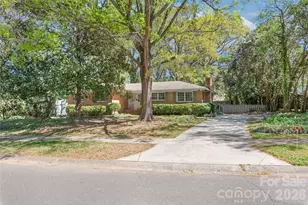 1612 Redcoat Dr, Charlotte, NC 28211 - Photo 34