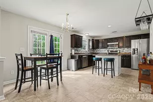 1038 Chalk Hill Ln, Charlotte, NC 28214 - Photo 10