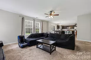 1038 Chalk Hill Ln, Charlotte, NC 28214 - Photo 4