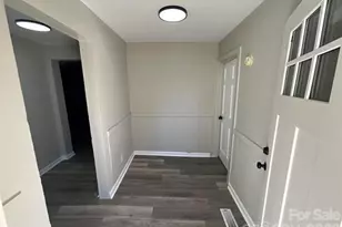 505 E Robinson St, Gaffney, SC 29340 - Photo 2