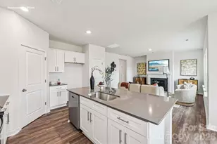 2122 10th St SE, Hickory, NC 28602 - Photo 10