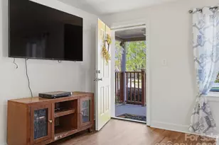 6223 Macon St, Charlotte, NC 28208 - Photo 4