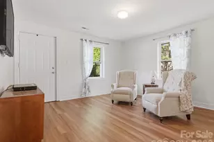 6223 Macon St, Charlotte, NC 28208 - Photo 4