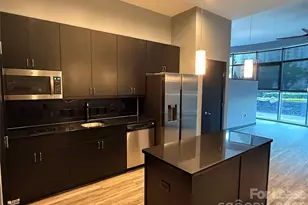 333 W Trade St, Charlotte, NC 28202 - Photo 4