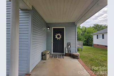 220 E Alabama Avenue, Bessemer City, NC 28016 - Photo 4