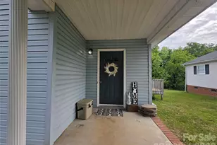 220 E Alabama Ave, Bessemer City, NC 28016 - Photo 4