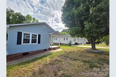 220 E Alabama Avenue, Bessemer City, NC 28016 - Photo 2