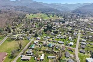 88 Brook St, Waynesville, NC 28786 - Photo 4