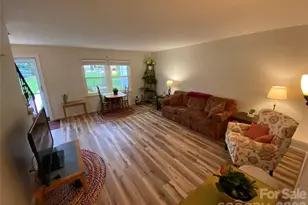 101 Boyd Dr, Flat Rock, NC 28731 - Photo 6