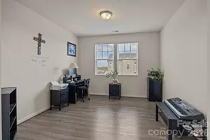 7902 Meridale Forest Dr, Charlotte, NC 28269 - Photo 12