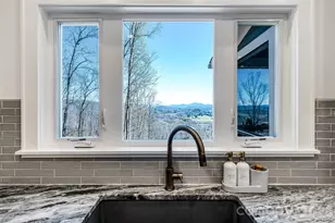 98 Rock Cliff Wy, Hendersonville, NC 28791 - Photo 18