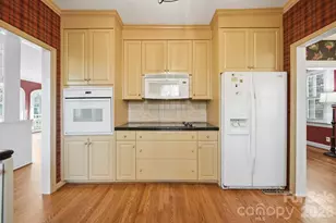 1064 6th Ave NW, Hickory, NC 28601 - Photo 18