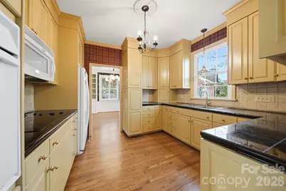 1064 6th Avenue NW, Hickory, NC 28601 - Photo 14