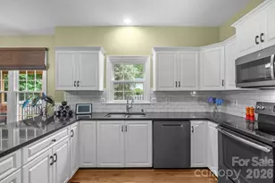 200 Windsor Forest Cir, Fletcher, NC 28732 - Photo 18