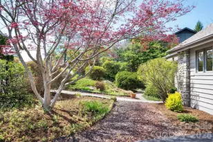 4 Zachary Ridge Rd, Asheville, NC 28804 - Photo 4