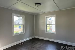 331 W Bingham St, Statesville, NC 28677 - Photo 6