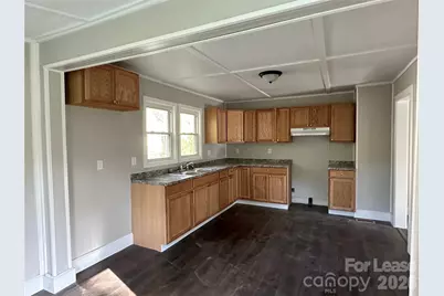 331 W Bingham Street, Statesville, NC 28677 - Photo 2