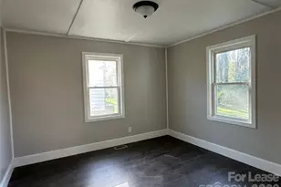 331 W Bingham St, Statesville, NC 28677 - Photo 4