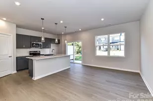 3041 Hutton Gdns Ln, Charlotte, NC 28269 - Photo 6