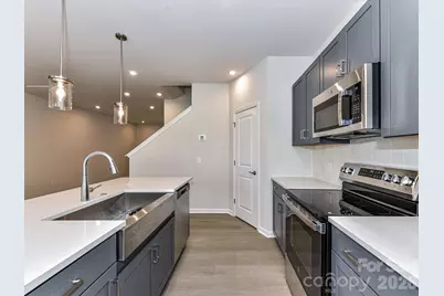 3041 Hutton Gardens Lane, Charlotte, NC 28269 - Photo 10