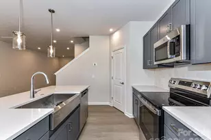 3041 Hutton Gdns Ln, Charlotte, NC 28269 - Photo 10