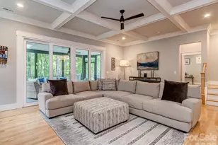 14124 Shelburne Vlg Dr, Charlotte, NC 28278 - Photo 2