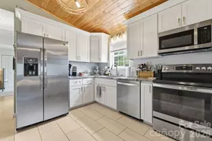 81 Bullfrog Cove Rd, Sylva, NC 28779 - Photo 6