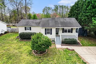 2519 Saluda Dr, Gastonia, NC 28054 - Photo 4